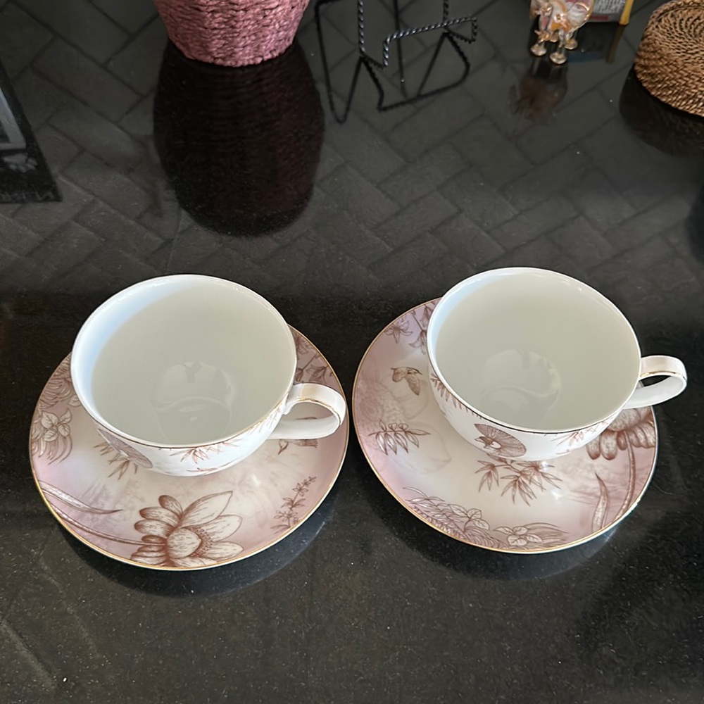 Coffee/tea cups